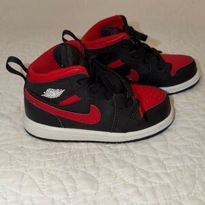 KIDS' TODDLER AIR JORDAN RETRO 1 MID CASUAL SHOES